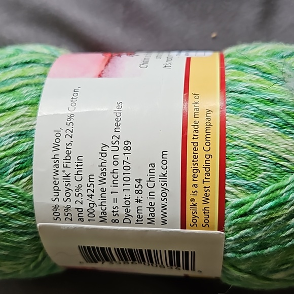 Tofutsies sock yarn Green with Chitin antibacterial - Picture 2 of 4